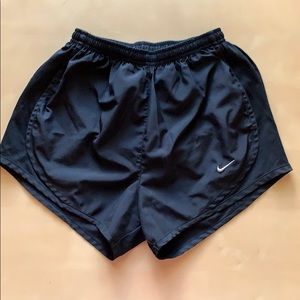 Black Nike Tempo athletic short